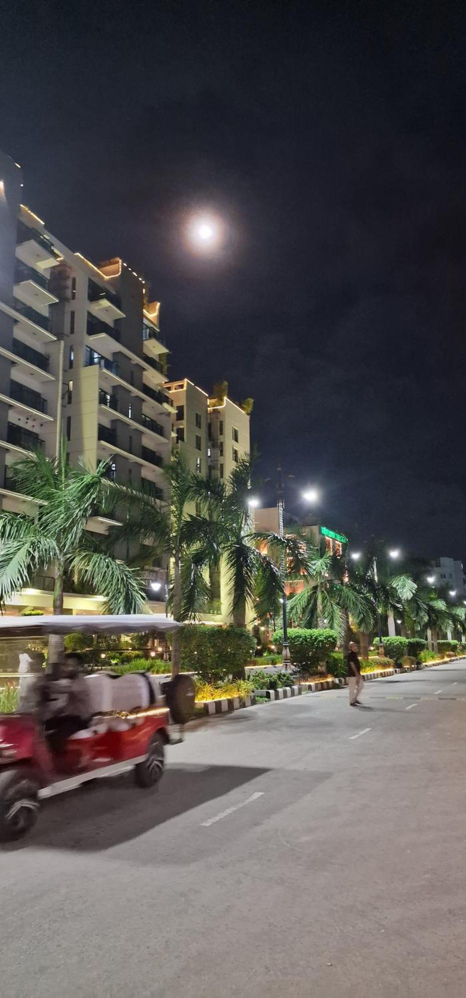 Elegant Secured Family Apartment With Open Space Dhaka Exteriör bild
