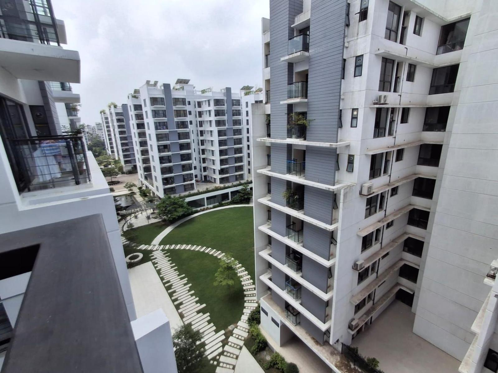 Elegant Secured Family Apartment With Open Space Dhaka Exteriör bild