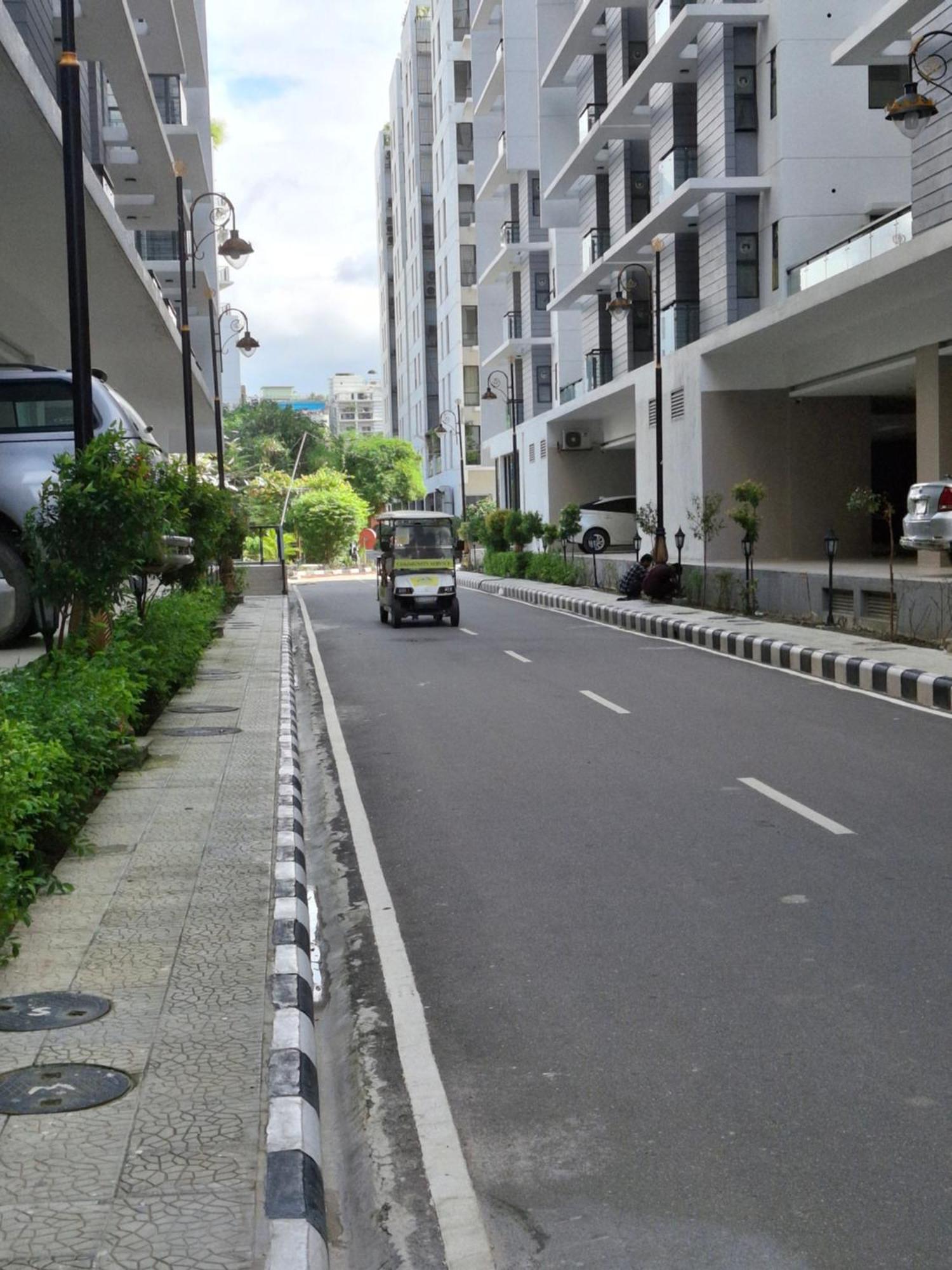 Elegant Secured Family Apartment With Open Space Dhaka Exteriör bild