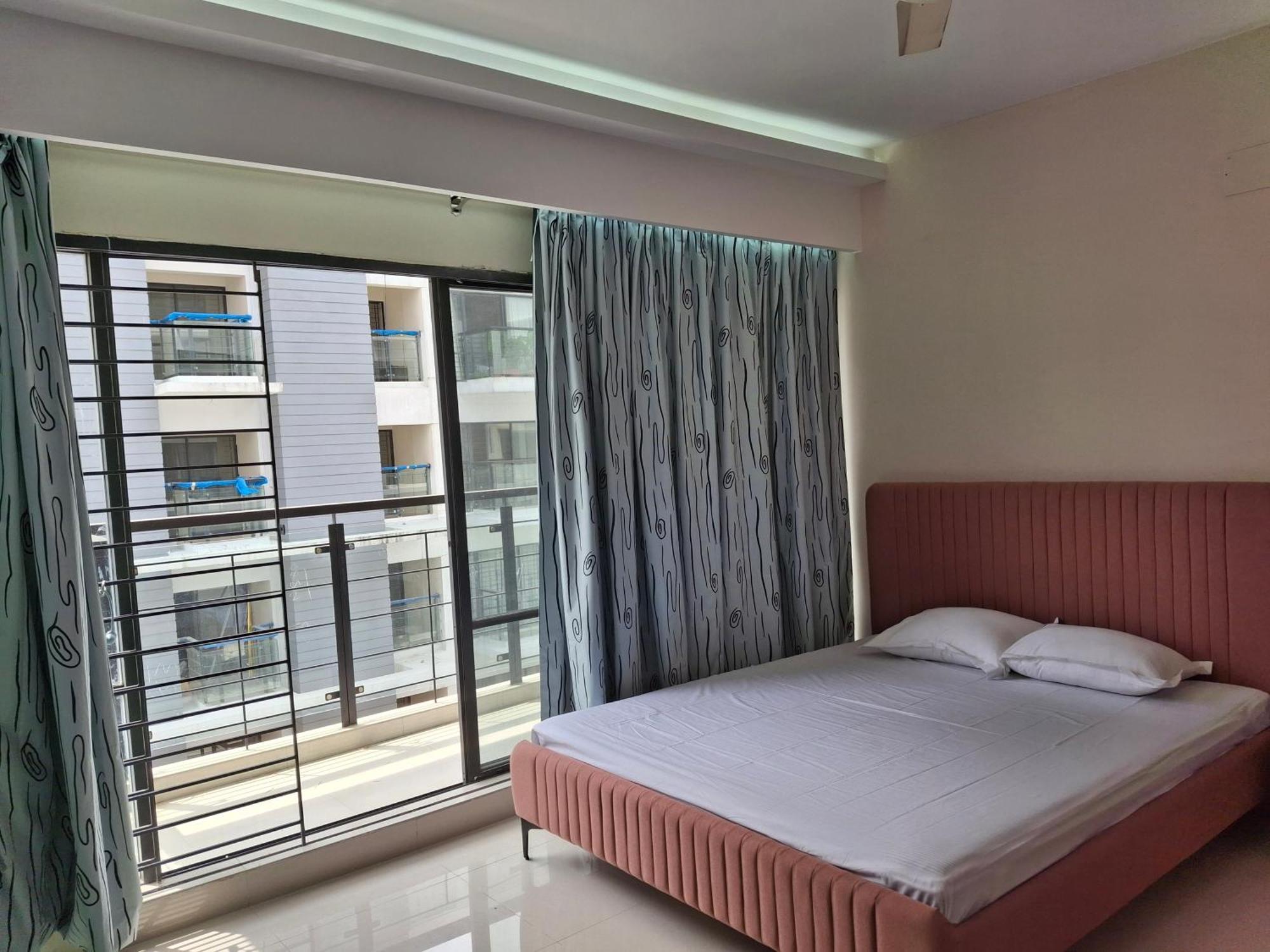 Elegant Secured Family Apartment With Open Space Dhaka Exteriör bild