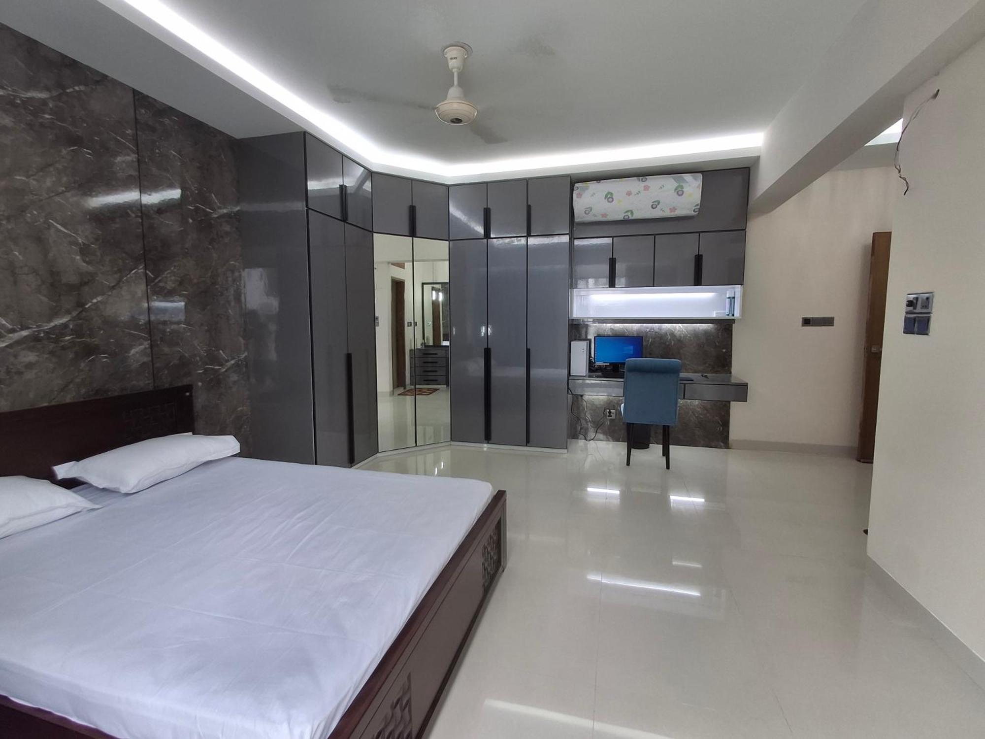 Elegant Secured Family Apartment With Open Space Dhaka Exteriör bild
